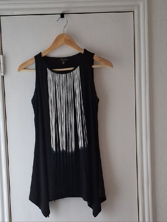 Tops - Black Sleeveless Fringe-Front Women's Top